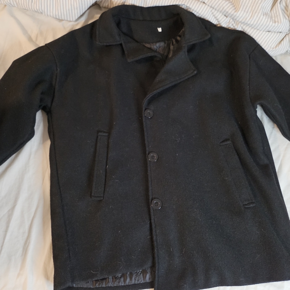 Classic Black Blazer with Lapels and Structured Design